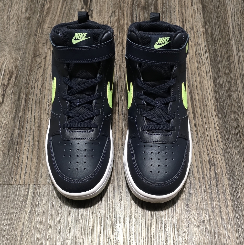 Nike Blue and Green Sneakers High-Top Style